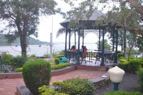 Hotel Mpt Kerwa Resort, Kerwa