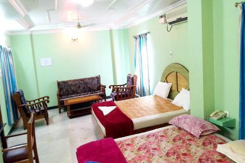 Hotel Ganga Palace