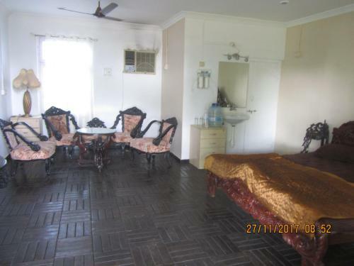 Hotel Sona Villa, The Lake Chalet