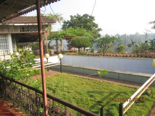 Hotel Sona Villa, The Lake Chalet
