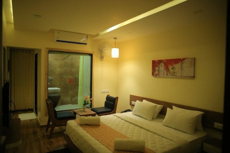 Hotel The Grand Raveta