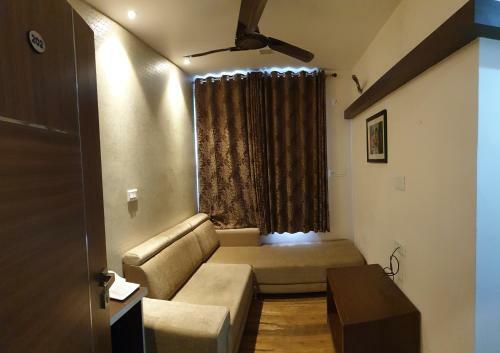 Hotel Gokul Palace