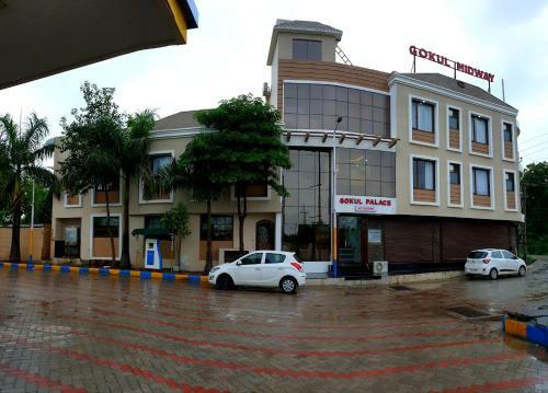 Hotel Gokul Palace