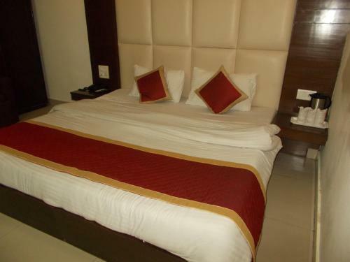 Hotel Royal Stay Near Mall Road