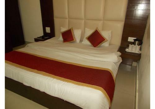 Hotel Royal Stay Near Mall Road
