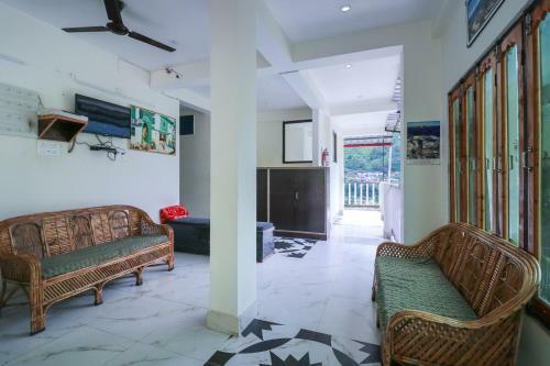 Oyo 47959 Hotel Prosperity & Restaurant
