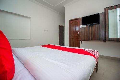 Oyo 18272 Hotel Lambodar