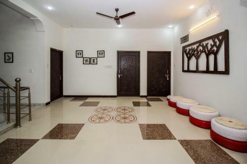 Oyo 18272 Hotel Lambodar