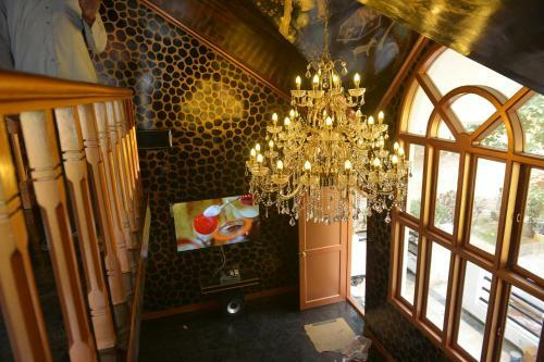 Poppy's Vista Hotel