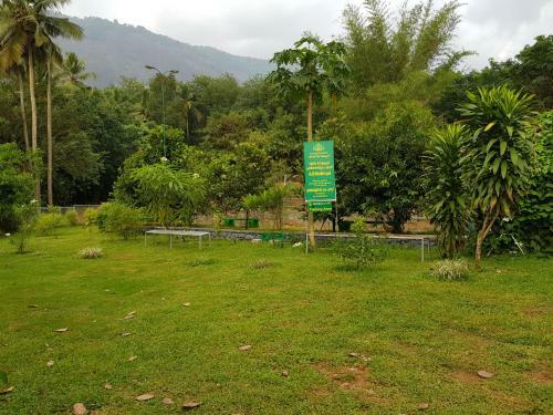 Hostal Clouds Village Farm Resort