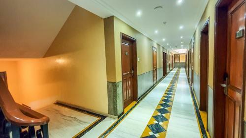 Hotel Express Inn Thane