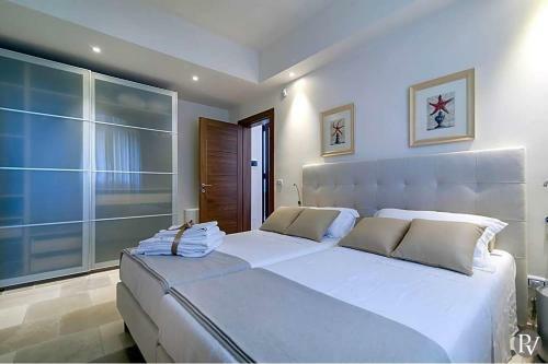 Baia Verde Villa Sleeps 18 Pool Air Con Wifi