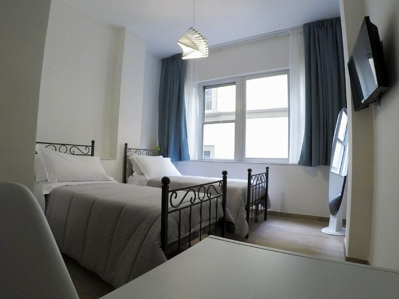 Hostal 1970 Rooms