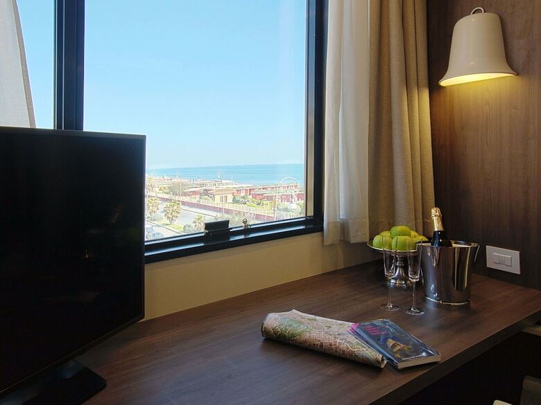 Fly Dec� Hotel
