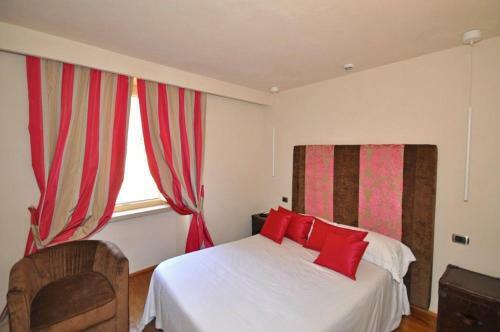 Gubbio Villa Sleeps 20 Pool Air Con Wifi