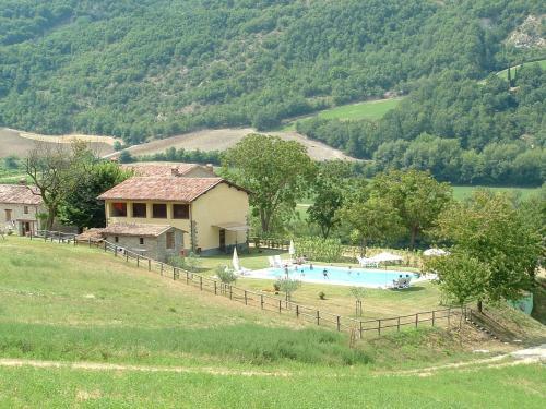 Marradi Apartment Sleeps 4 Pool Wifi