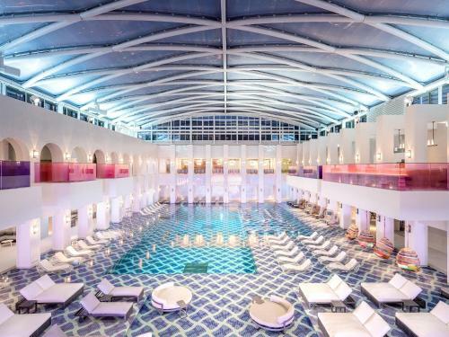 Hotel Art Paradiso, Paradise City
