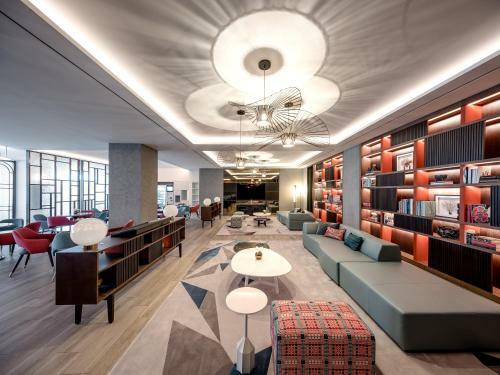 Hotel Art Paradiso, Paradise City