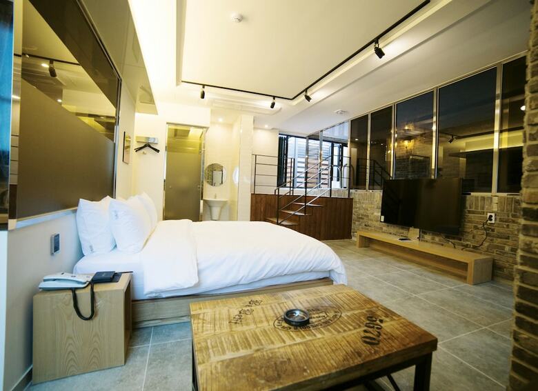 Instar Tourist Hotel
