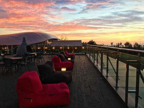 Camphortree Hotel And Resort