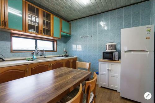 Hostal Nolmeong Shuimeong Guest House