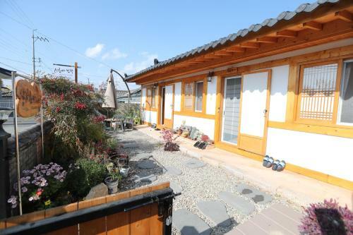 Hostal Serroa