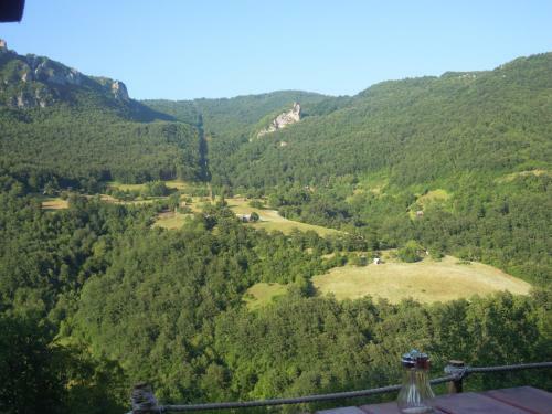 Hostal Rafting Camp Green Tara