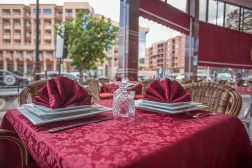 Hotel H�tel Les Ambassadeurs