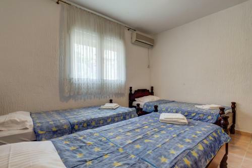 David & Hanna Apartments