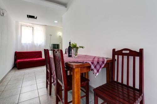 David & Hanna Apartments