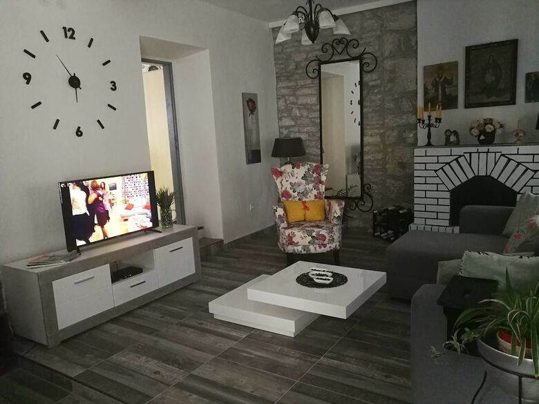 Apartamento Old House Morinj-tara