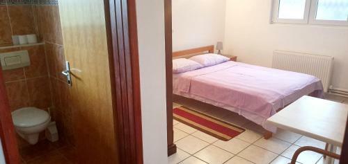 Hostal Rooms Adrian