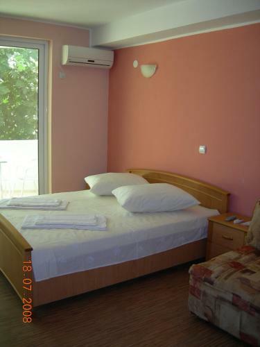 Hostal Apartments And Rooms Mila