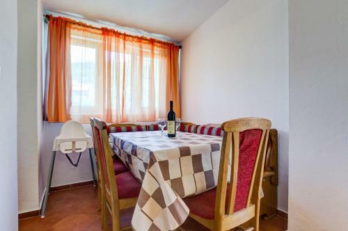 Apartments Radojevi?