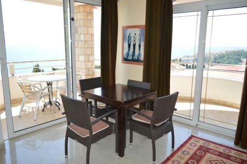 Apartments Amina