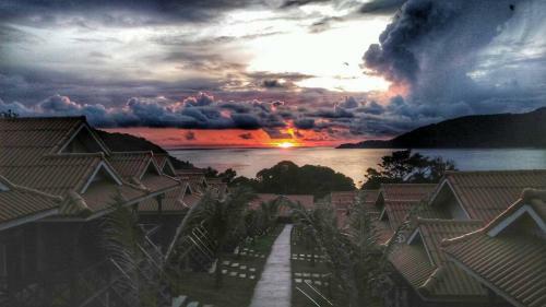 Perhentian Island Cocohut Long Beach Resort