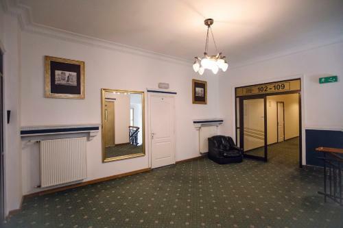 Bed & Breakfast Bristol Economy