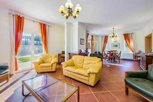 Villa Amarela