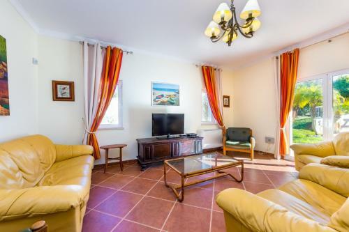 Villa Amarela