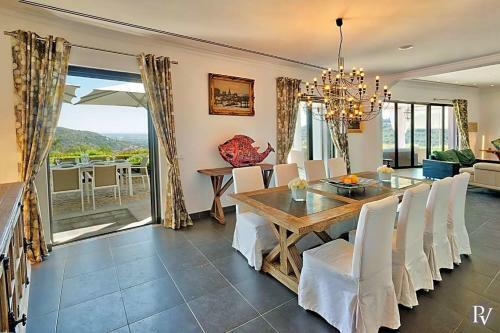 Santa Barbara de Nexe Villa Sleeps 8 Pool Air Con