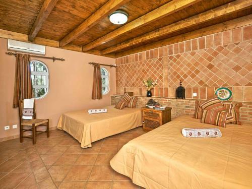 Barros de Sao Joao Villa Sleeps 6 Air Con