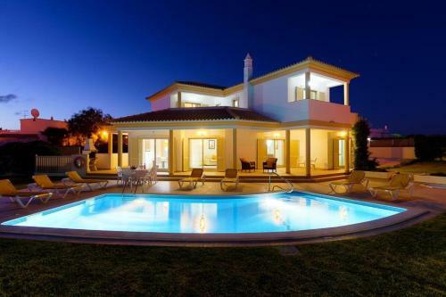 Gale Villa Sleeps 8 Pool Air Con Wifi