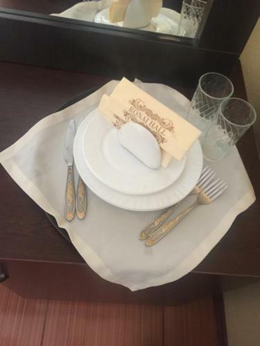 Hostal Ronai Holl Guest House