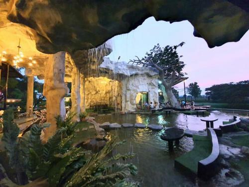Hotel I View Park Resort