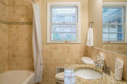 Five-bedroom Decatur (Georiga) Holiday Home