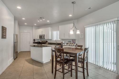 Hostal Spacious & New Guesthouse In Orem/provo