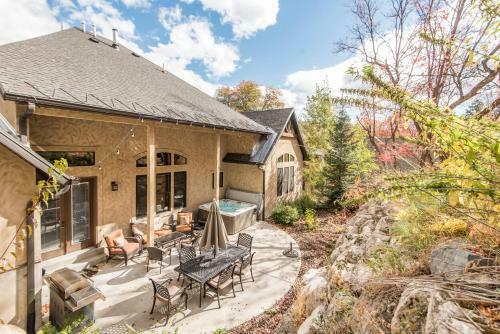 Boulder Ridge Home