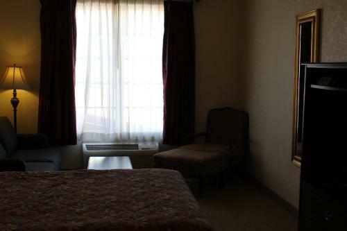 Hotel Silverland Inn & Suites