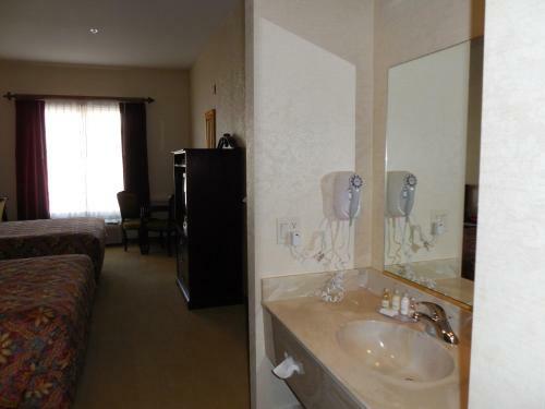 Hotel Silverland Inn & Suites