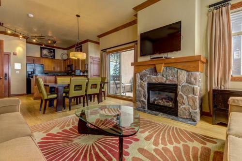 Eagle Springs East 111: Blue Spruce Hideaway